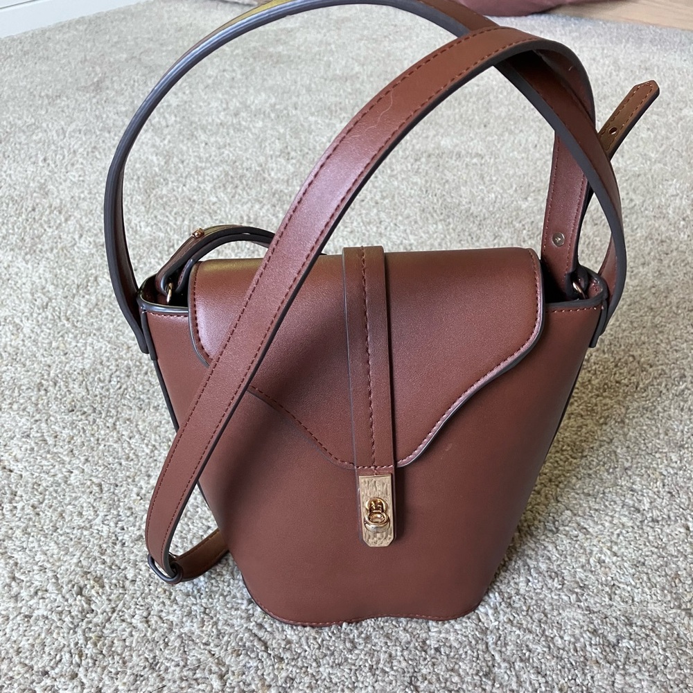 Mango faux leather bucket purse